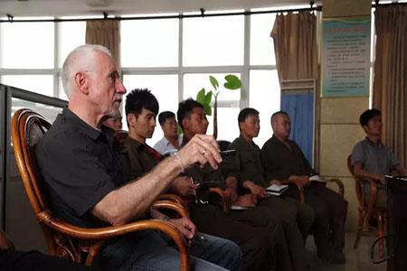 ドイツの専門家が当社の溶接機の理論と実習を行っています。 German experts conduct theoretical and practical training for our company’s welders.jpg