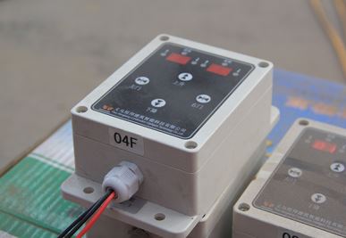 建設ホイスト層呼出システム